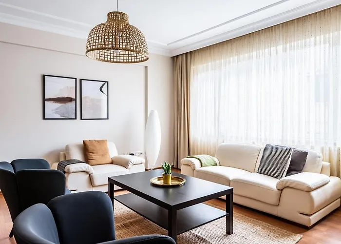 Apartment Gorgeous 3 Bedroom Flat - No8