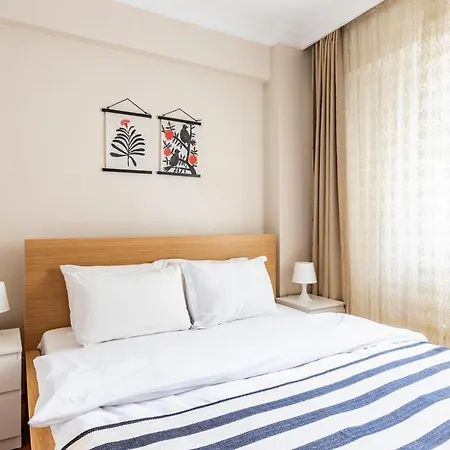 Gorgeous 3 Bedroom Flat - No8 *