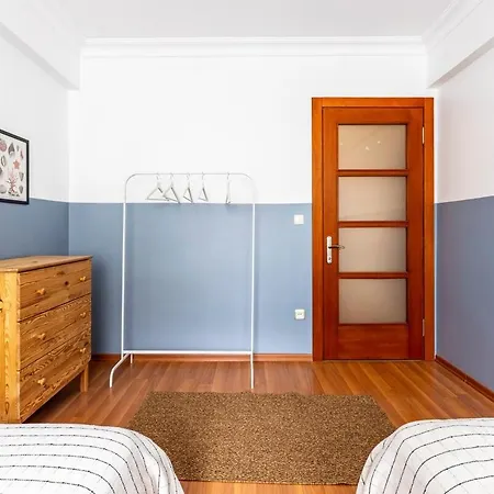 Apartament Gorgeous 3 Bedroom Flat - No8