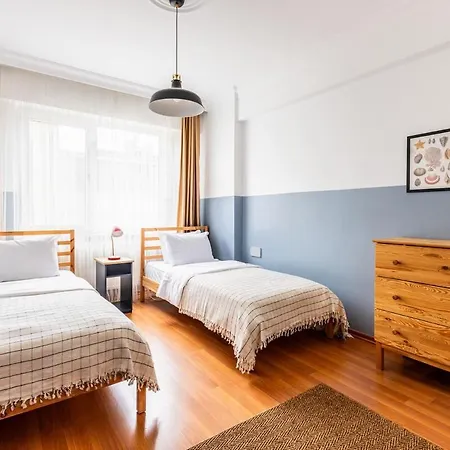 Apartment Gorgeous 3 Bedroom Flat - No8