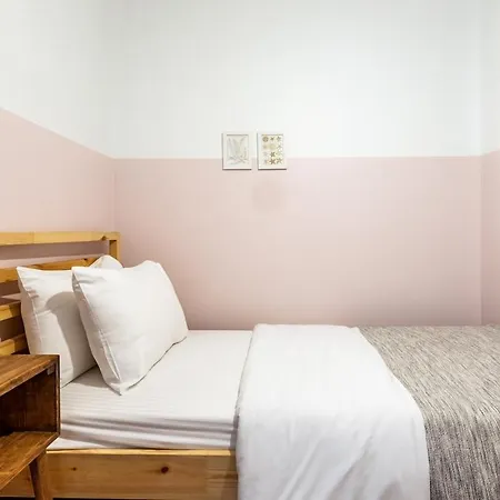 Gorgeous 3 Bedroom Flat - No8