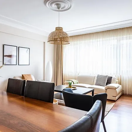 شقة Gorgeous 3 Bedroom Flat - No8 *